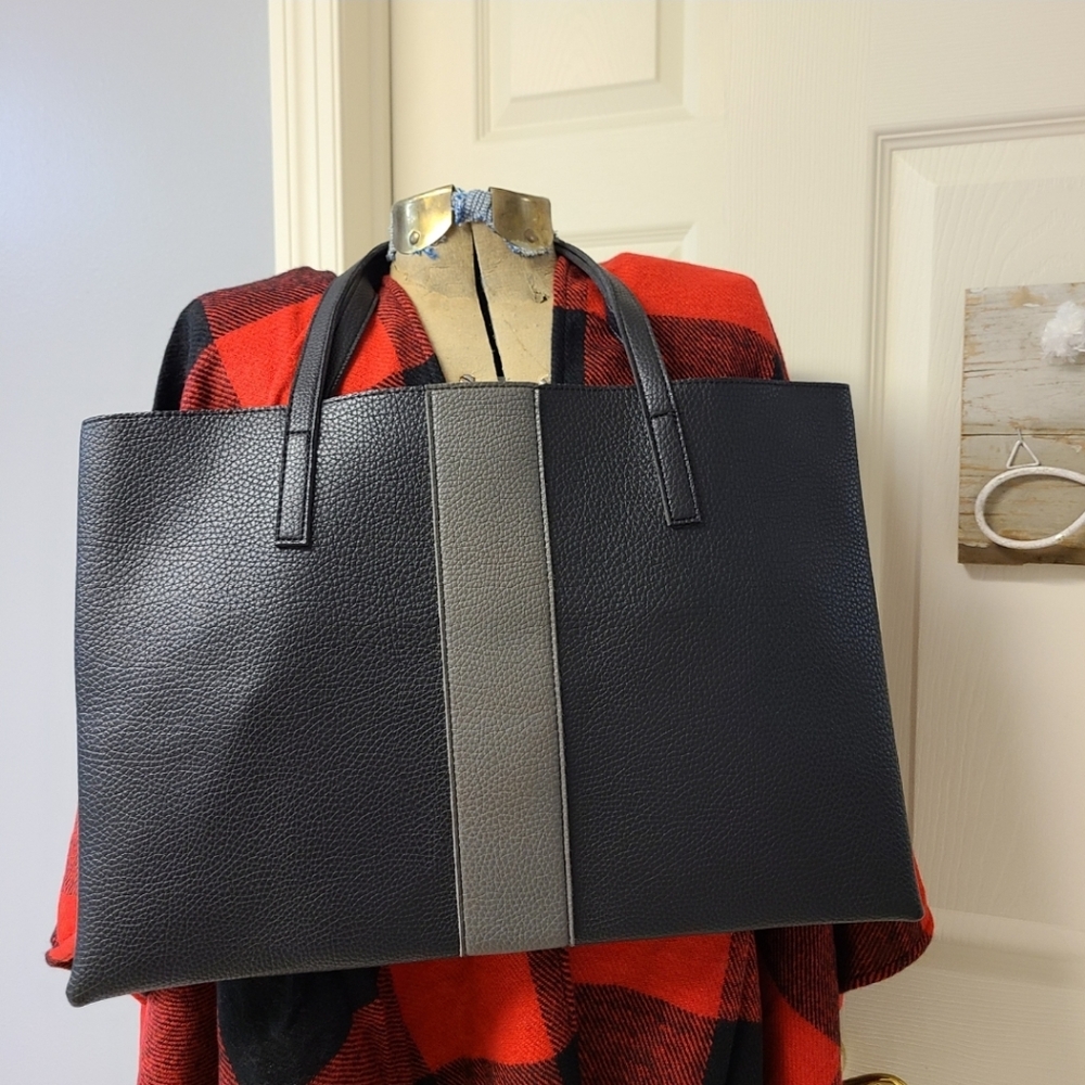VINCE CAMUTO BLACK BUTTERY SOFT LEATHER TOTE SHOULDERBAG - Picture 2 of 10